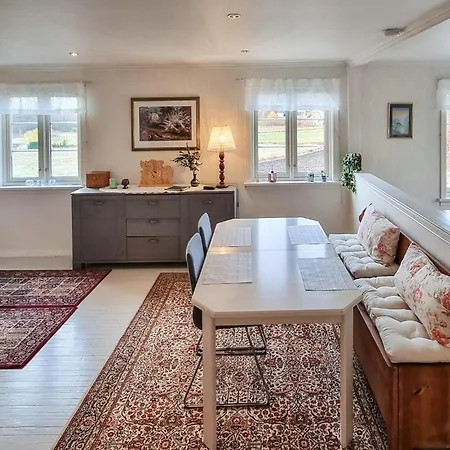 3 Bedroom Beautiful In Holiday home