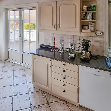 3 Bedroom Beautiful In *